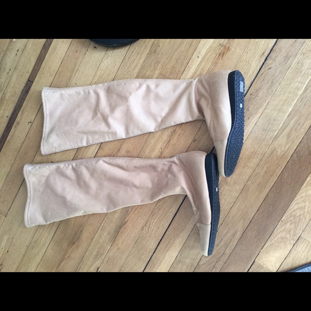 Over the knee pull on boots